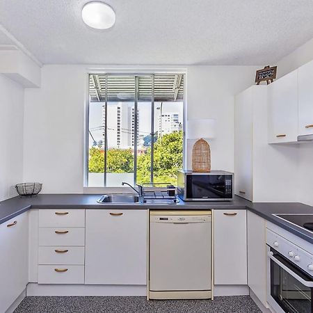 Beachside Bliss Your Ideal Coastal Hideaway Appartement Gold Coast Buitenkant foto